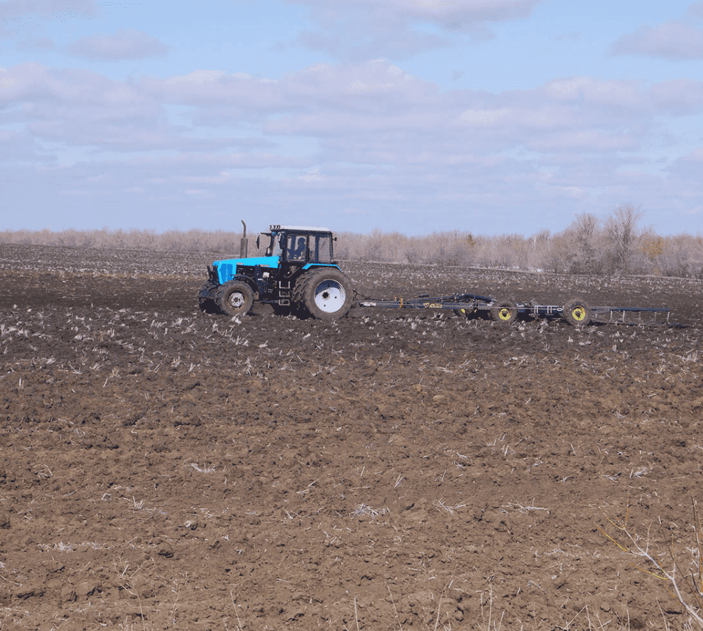 В Новосергиевском районе приступили к весенним полевым работам